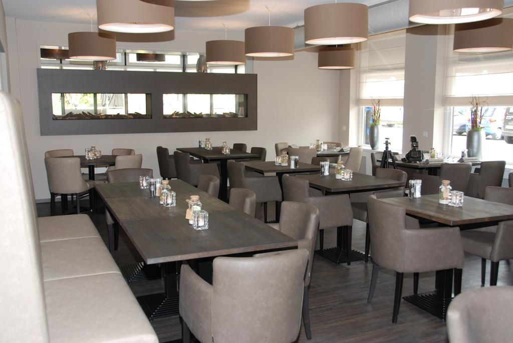 Hotel-Restaurant Thuis! Dinteloord Екстериор снимка